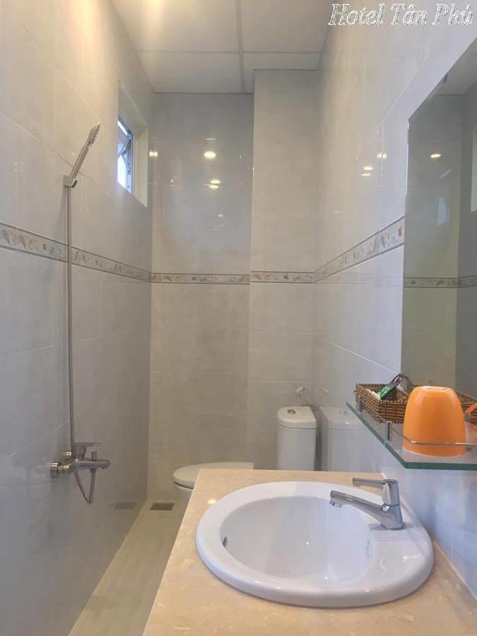 Hotel Tan Phu Лаги Экстерьер фото