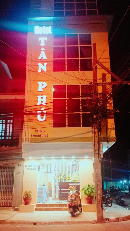 Hotel Tan Phu Лаги Экстерьер фото