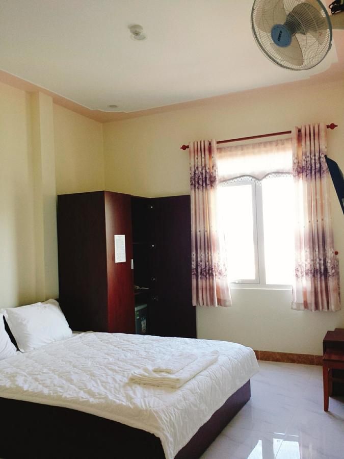 Hotel Tan Phu Лаги Экстерьер фото